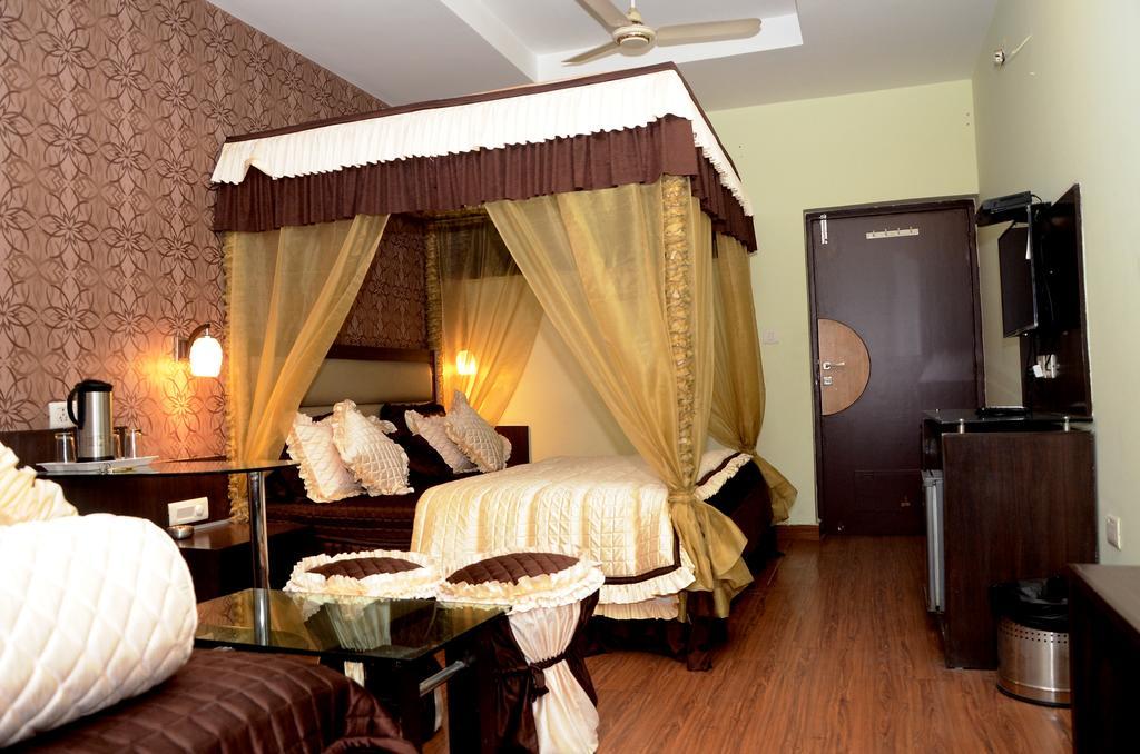 Hotel Kartikey Джапур Экстерьер фото